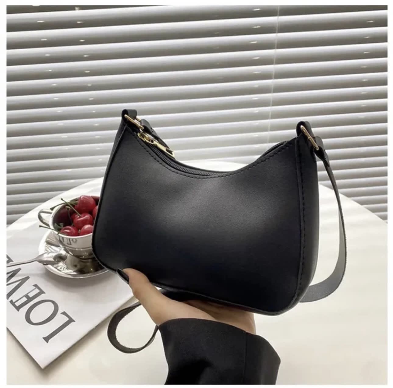 Fashionable and trendy solid-color handbag